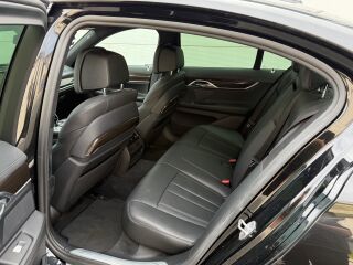 BMW 730 M-Sportpakett xDrive Facelift 3.0 195kW