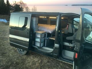 Opel Vivaro Tour Stealth Camper Autoelamu 2.0 CDTI 84кВ
