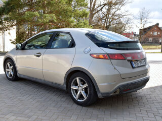 Honda Civic 1.8 103kW