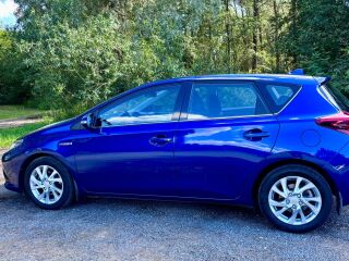 Toyota Auris 1.8 73кВ