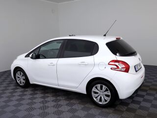 Peugeot 208 Elegance 1.2 60kW
