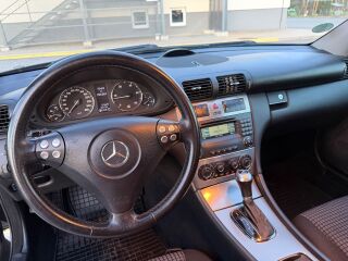 Mercedes-Benz C 220 203CL 2.1 110kW