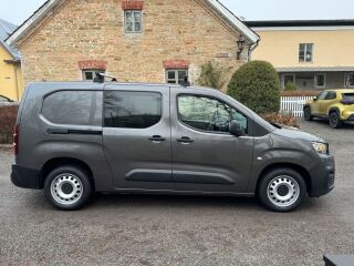 Peugeot Partner SNOEKS CREW CAB 1.5 R4 96kW