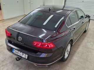 Volkswagen Passat Executive IQ LIGHT Maatriks 2.0 TDI 110kW