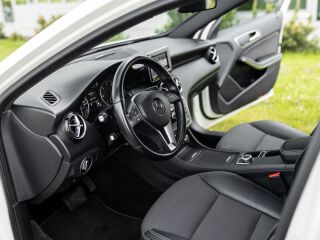 Mercedes-Benz A 180 1.8 80kW