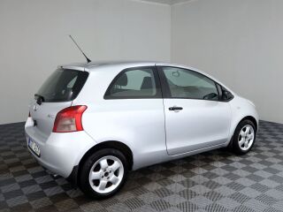 Toyota Yaris Linea Sol A-C 1.3 64kW