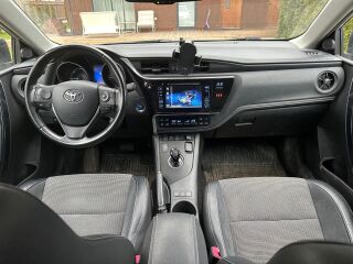 Toyota Auris 1.8 73kW