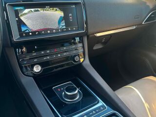 Jaguar F-Pace 3.0 221кВ