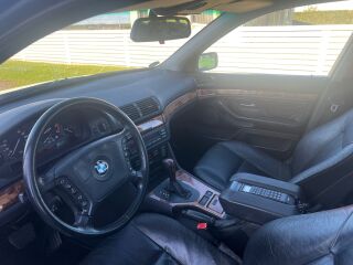 BMW 540 4.4 V8 210kW
