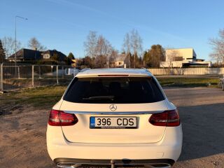 Mercedes-Benz C 220 2.0 143kW