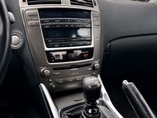 Lexus IS 220 2.2 130kW