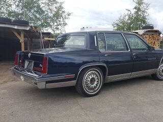 Cadillac DeVille D Elegance V8 4.1 97kW