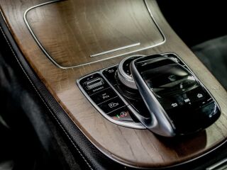 Mercedes-Benz E 220 AMG 2.0 143kW