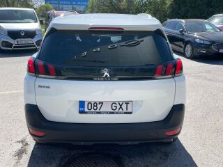 Peugeot 5008 1.5 96kW