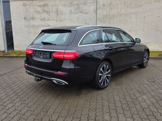 Mercedes-Benz E 300 2.0 225kW