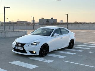 Lexus IS 300h 2.5 133kW
