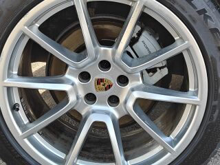 Porsche Macan 3.0 190кВ