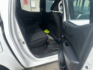 Nissan Navara N1 NP300 2.3 120кВ