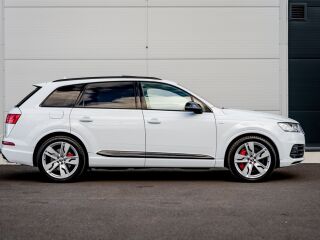Audi SQ7 4.0 V8 320кВ