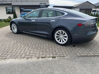 Tesla Model S 75D 158kW