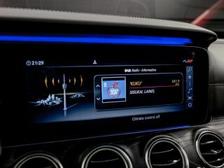 Mercedes-Benz E 300 AMG Designo 2.0 143kW