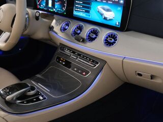 Mercedes-Benz E 200 AMG 4matic Cabrio 2.0 145kW