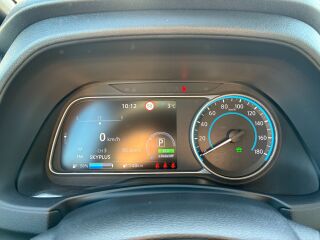 Nissan LEAF 90кВ