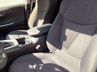 Toyota RAV4 Luxury 129кВ