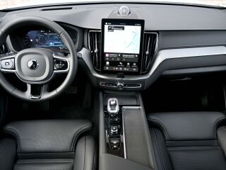 Volvo XC60 AWD T8 4C B&W LUXURY+ ULTRA BLACK INTELLI FUL 2.0 T8 Plug-in facelift 335кВ