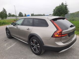 Volvo V90 Cross Country 2.0 145kW