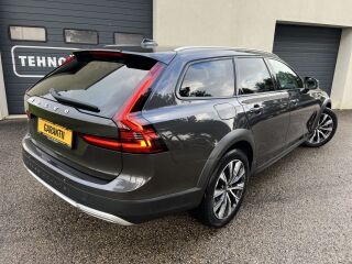 Volvo V90 Cross Country Intelli Safe Pro Luxury AWD MY22 2.0 B5 KERS MILD Kerghübriid 183kW