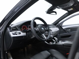 BMW 530 Facelift M-Sportpakett M550D LOOK 3.0 190kW