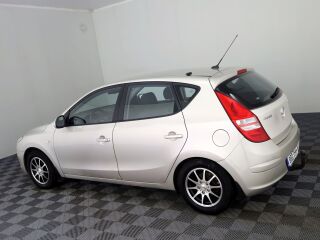 Hyundai i30 Elegance 1.6 90kW