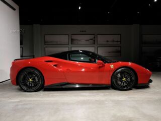 Ferrari 488 3.9 493kW