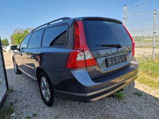 Volvo V70 MOMENTUM 2.4 R5 D5 136kW