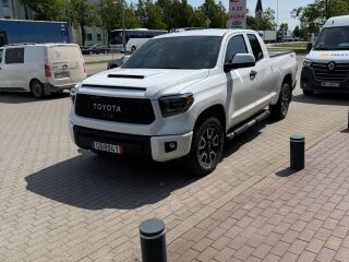 Toyota Tundra 4.6 V8 231kW