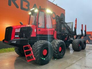 Komatsu 895 8x8 210kW
