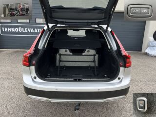 Volvo V90 Cross Country Inscription Facelift AWD MY22 2.0 B5 KERS MILD Kerghübriid 183kW