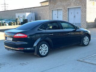 Ford Mondeo Long 2.0 R4 107kW