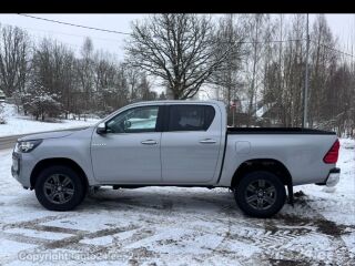 Toyota Hilux 2.4 110кВ