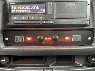 Iveco Daily 70C18H/P Tevor puksiirauto 3.0 129kW