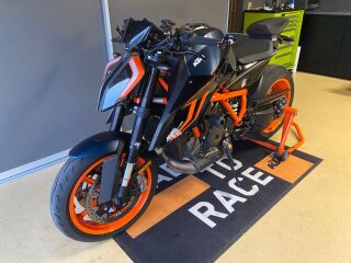 KTM 1290 Super Duke R V-twin 132kW