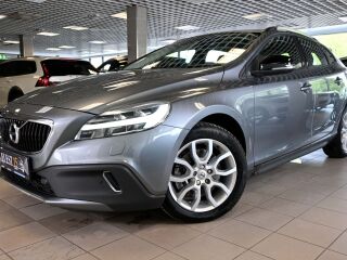 Volvo V40 Cross Country MOMENTUM CROSS THORS INTELLI XEN 2.0 D3 110kW