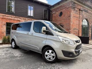 Ford Tourneo Custom Long family 2.0 125kW