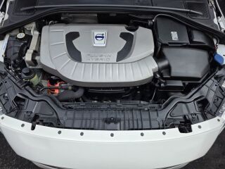Volvo V60 Summum AWD Plug-In Hybrid Ice White 2.4 D5 158kW