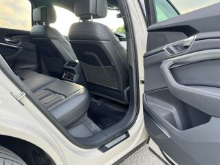 Audi e-tron S-line 55 158kW