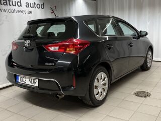 Toyota Auris 1.6 97kW