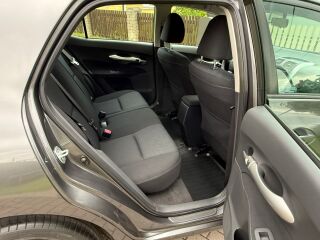 Toyota Auris Linea Sol 1.6 97кВ