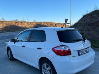 Toyota Auris 1.4 66kW