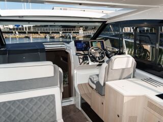 Grandezza 30 OB 2 x 250 hj Mercury V8